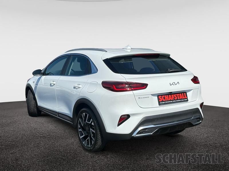 Gebraucht Kia XCeed Comfort 140 PS (102 kW) 2024 Weiss ((hw2) deluxeweiss met.) SUV