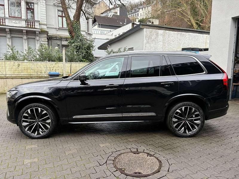 Second-hand Volvo XC90 Plus 455 CP (334 kW) 2025 Negru SUV