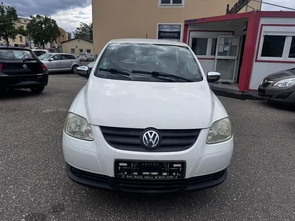 Gebraucht VW Fox 54 PS (39 kW) 2008 Weiß Kleinwagen