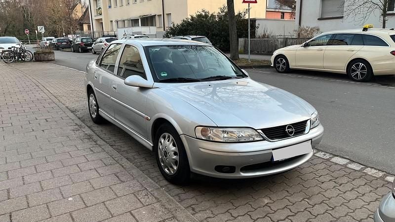 Gebraucht Opel Vectra 101 PS (74 kW) 2001 Silber Limousine