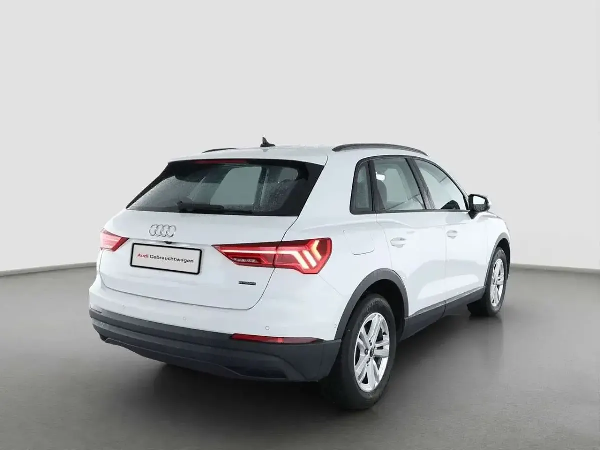 Gebraucht Audi Q3 Comfort 193 PS (141 kW) 2025 Weiß SUV