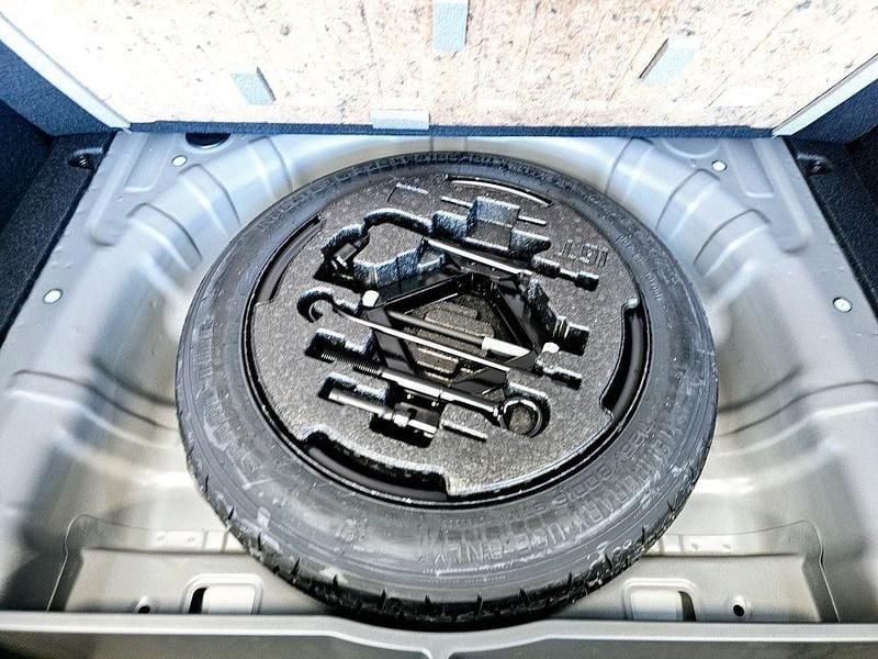 Neu Hyundai i30 101 PS (74 kW) 2026 Grau Limousine