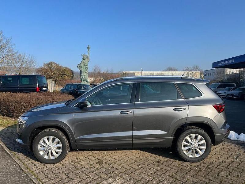 Neu Skoda Karoq Selection 150 PS (110 kW) 2025 Grau SUV
