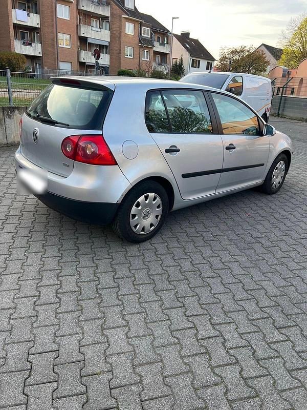 Gebraucht VW Golf V 90 PS (66 kW) 2005 Silber Kleinwagen