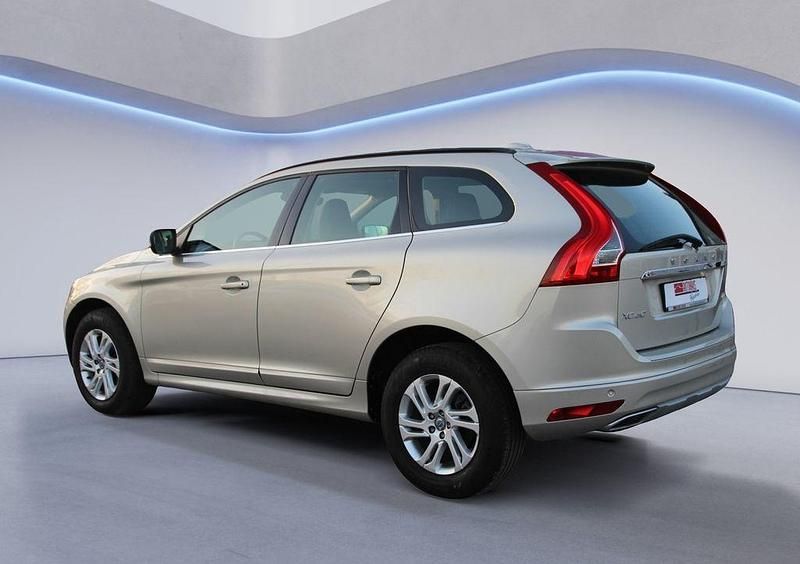Gebraucht Volvo XC60 Momentum 190 PS (139 kW) 2017 Beige SUV