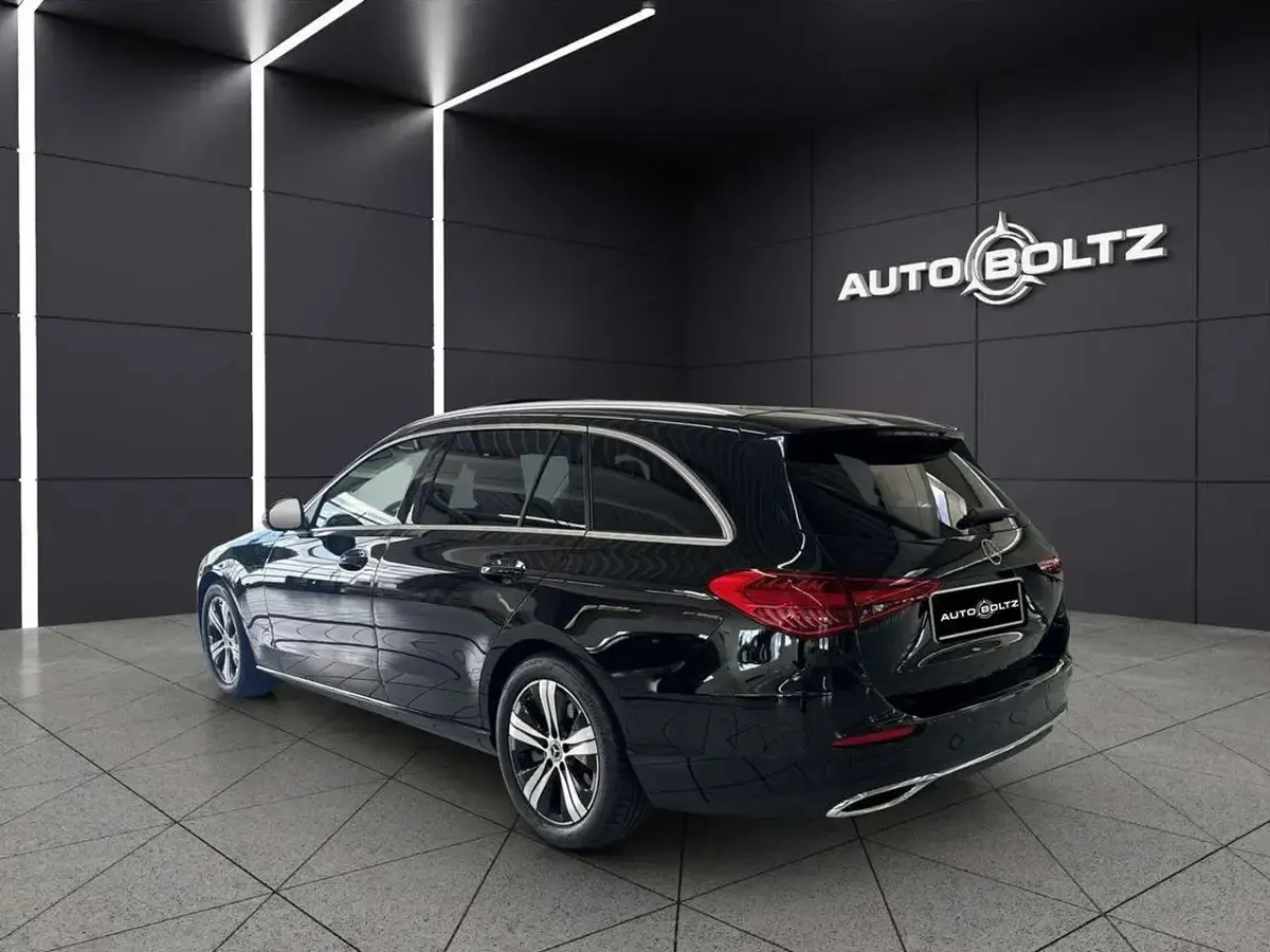 Gebraucht Mercedes C200 Avantgarde 204 PS (150 kW) 2023 Obsidianschwarz Kombi
