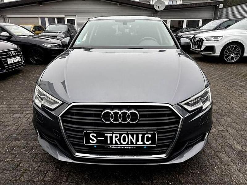 Gebraucht Audi A3 Sport 150 PS (110 kW) 2018 Grau Limousine