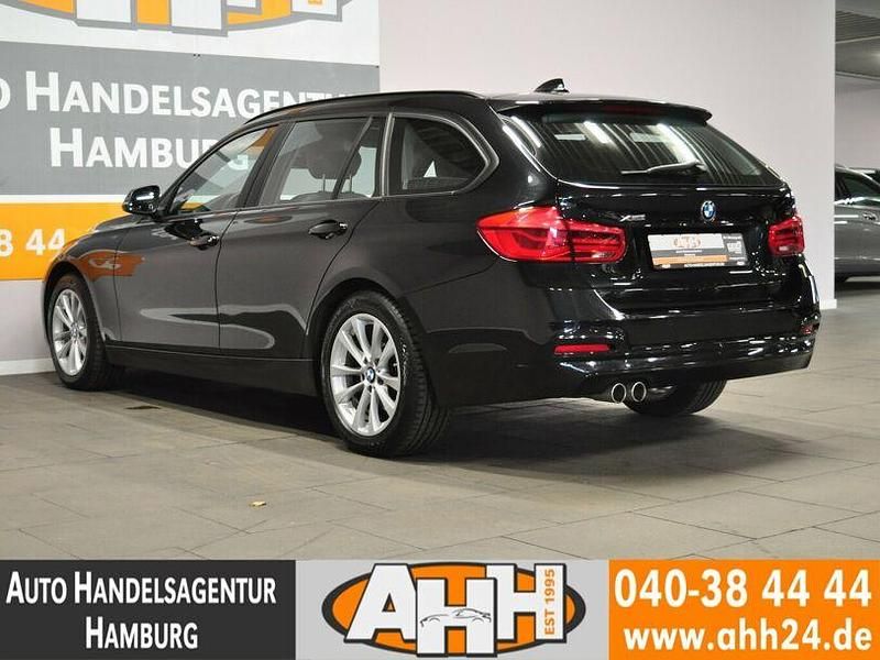 Gebraucht BMW 320 Advantage 190 PS (139 kW) 2017 Black sapphire metallic Kombi