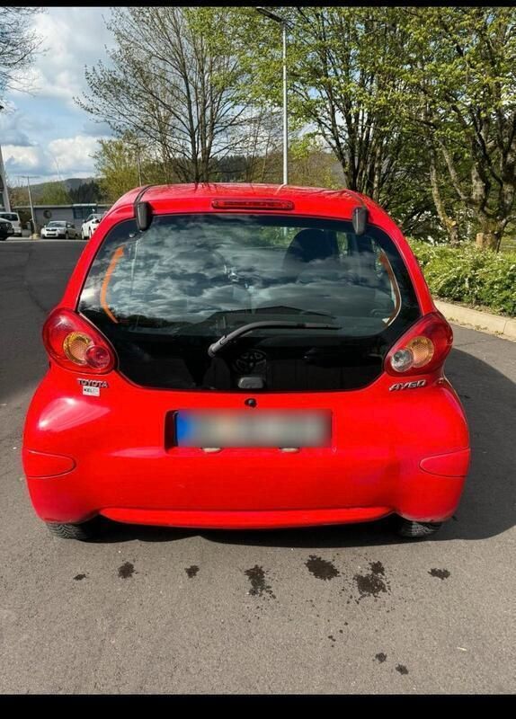 Rot Gebraucht 2007 Toyota Aygo Kleinwagen | 1.300 € - Bild 1/4