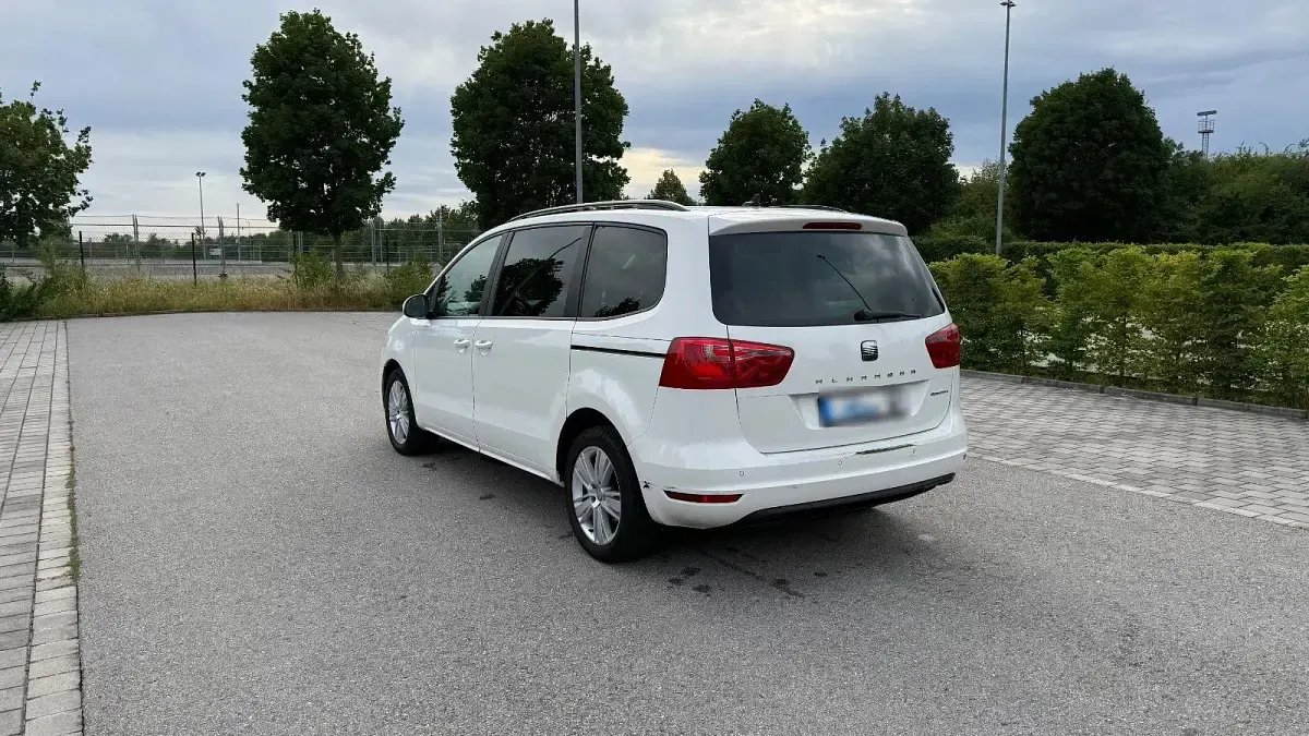 Gebraucht Seat Alhambra Style 150 PS (110 kW) 2013 Weiß Van / Kleinbus