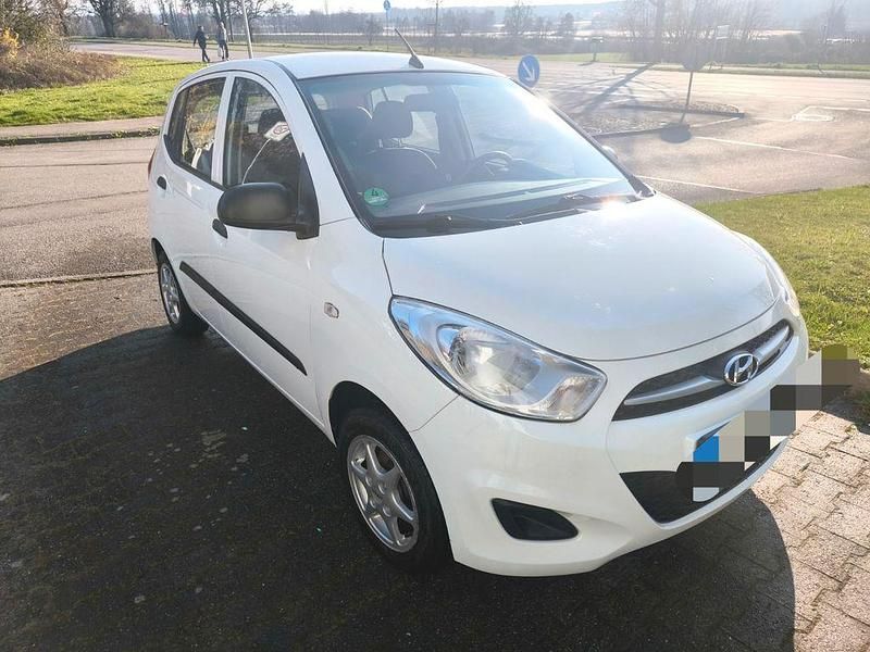 Gebraucht Hyundai i10 Classic 69 PS (50 kW) 2011 Weiß Kleinwagen