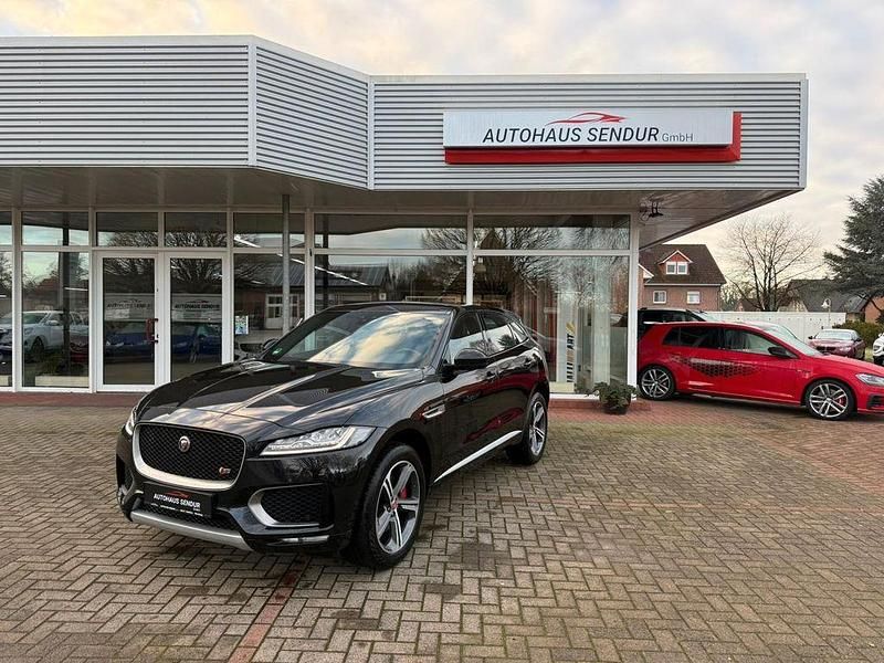 Schwarz Gebraucht 2016 Jaguar F-Pace First Edition SUV | 29.990 € - Bild 1/4