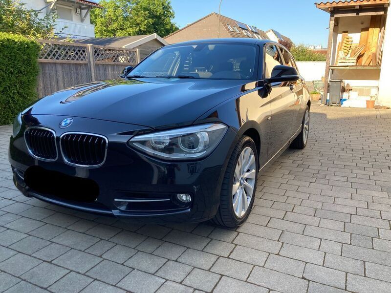Schwarz Gebraucht 2015 BMW 118 Sport Line Kleinwagen | 9.800 € (Guter Preis) - Bild 1/4