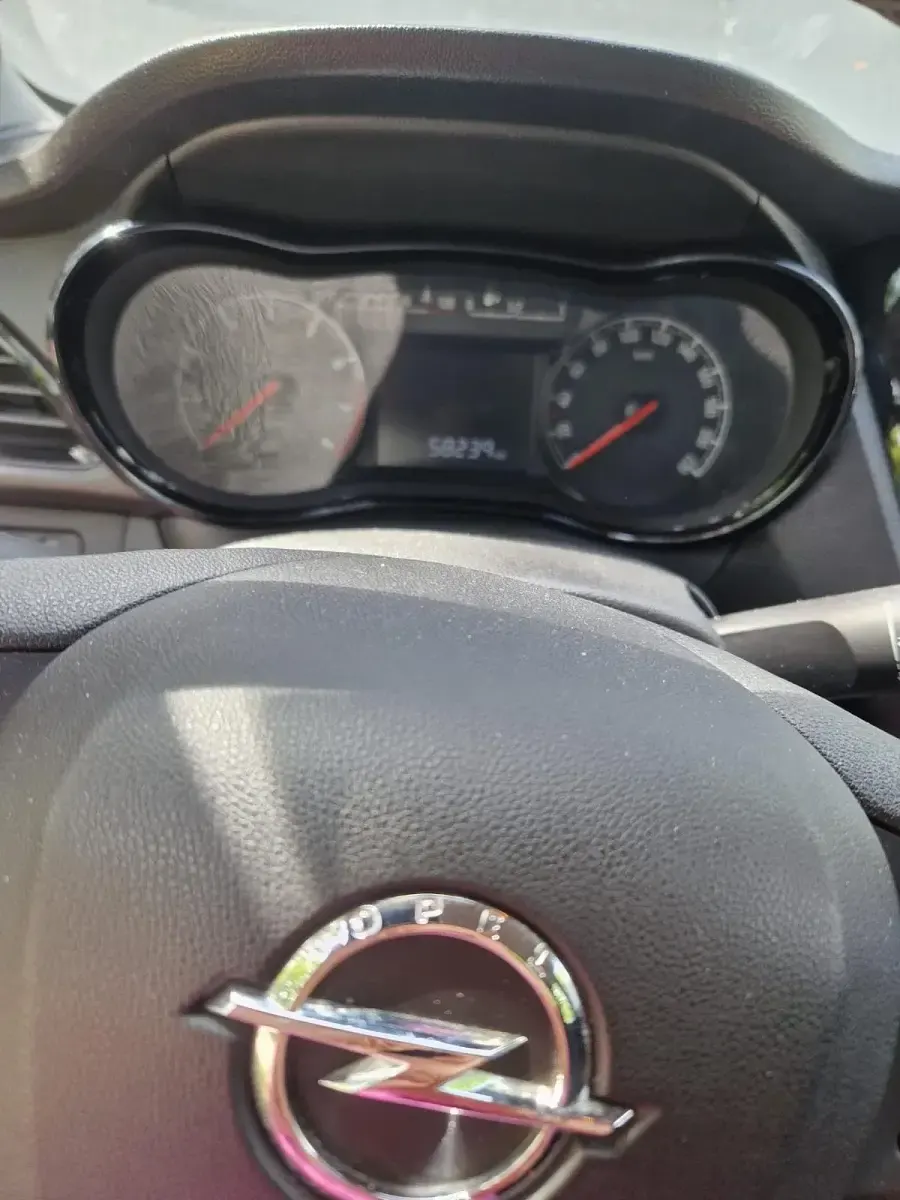 Używany Opel Karl 75 KM (55 kW) 2015 Biały Hatchback