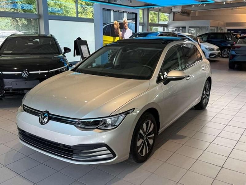 Gebraucht VW Golf VIII Move 110 PS (80 kW) 2024 Ivory silver metallic Limousine