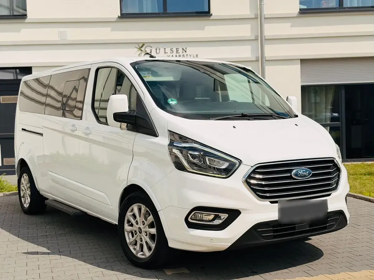 Gebraucht Ford Transit Custom 170 PS (125 kW) 2018 Weiß Van / Kleinbus