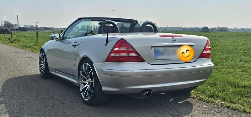 Gebraucht Mercedes SLK230 197 PS (144 kW) 2002 Silber Cabrio