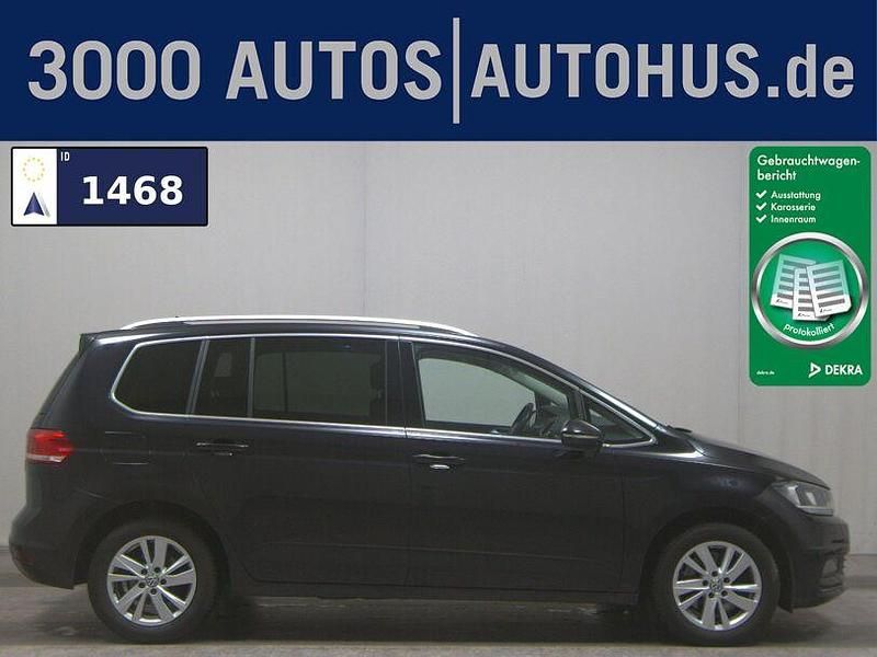 Schwarz Gebraucht 2019 VW Touran Highline Van / Kleinbus | 16.480 € (Guter Preis) - Bild 1/4