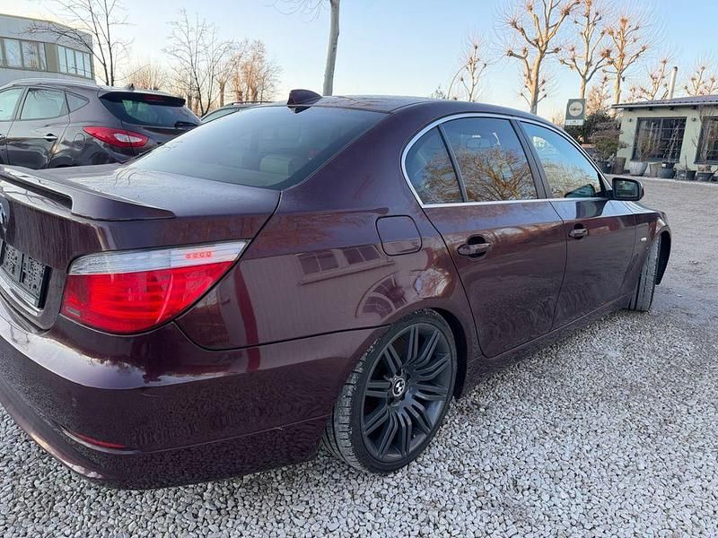 Gebraucht BMW 530 Performance 272 PS (200 kW) 2008 Rot Limousine