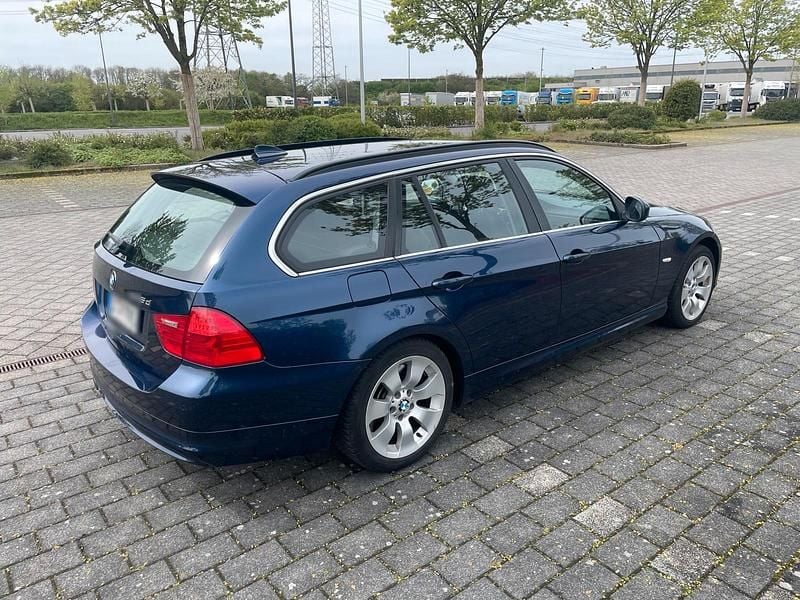 Second-hand BMW 325 204 CP (150 kW) 2010 Albastru Break