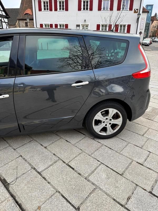 Gebraucht Renault Grand Scénic III 150 PS (110 kW) 2011 Grau Van / Kleinbus