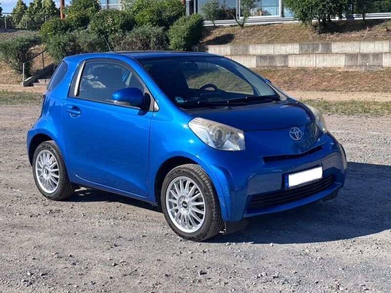 Blau Gebraucht 2009 Toyota iQ Kleinwagen | 6.950 € (Guter Preis) - Bild 1/4