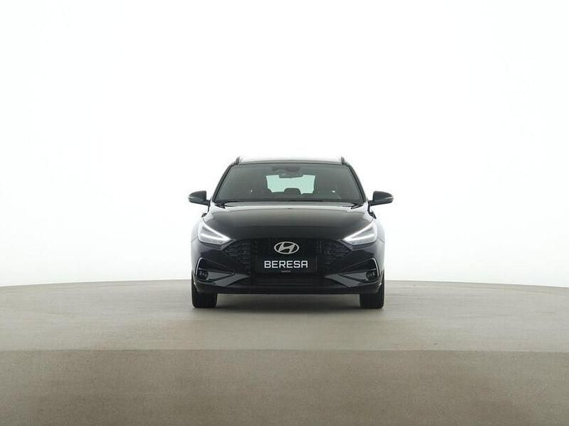 Neu Hyundai i30 Advantage 101 PS (74 kW) 2025 Schwarz Kombi