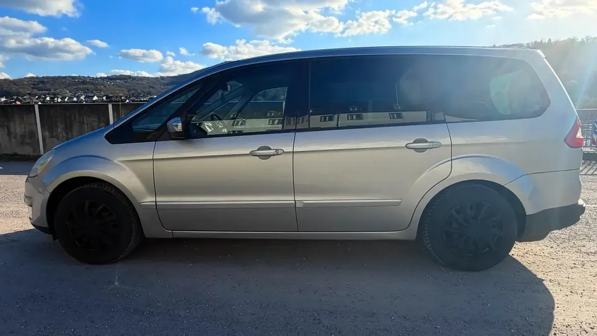 Second-hand Ford Galaxy 140 CP (102 kW) 2006 Argintiu Monovolum