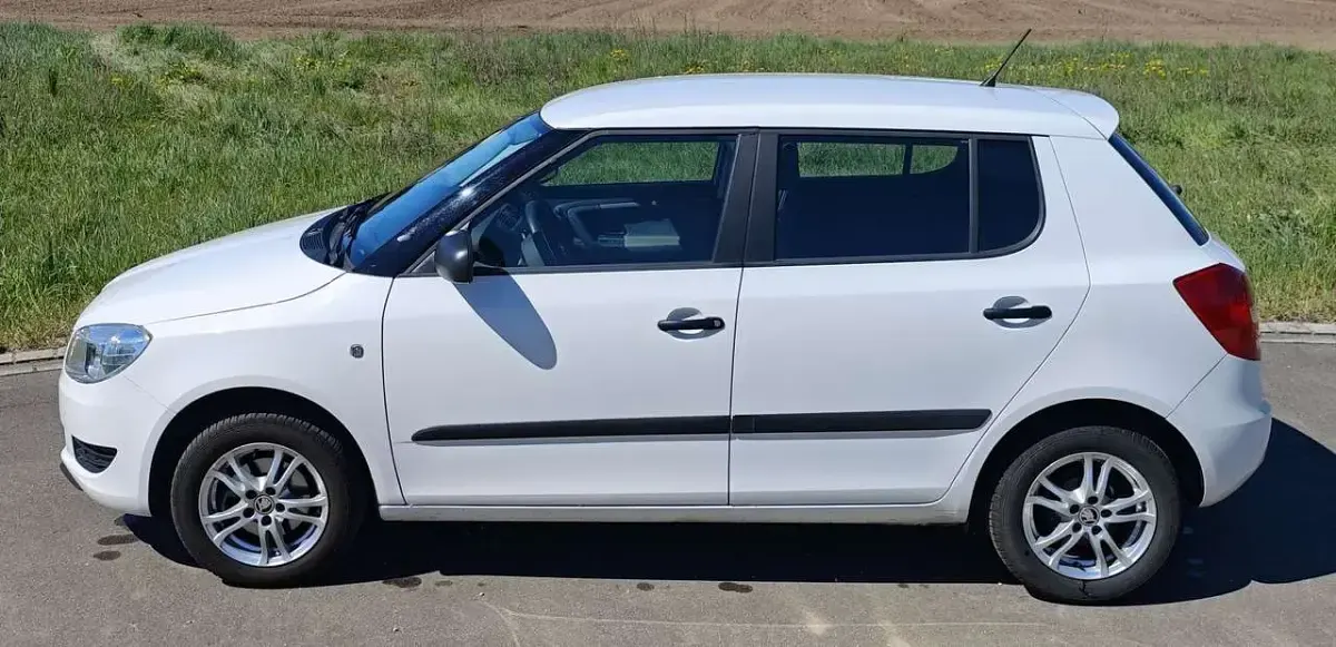 Gebraucht Skoda Fabia Cool Edition 60 PS (44 kW) 2014 Weiß Limousine