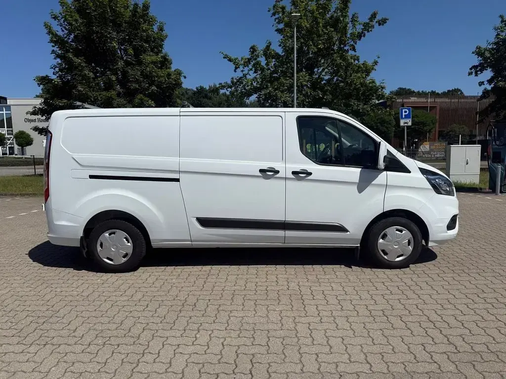 Gebraucht Ford Transit Custom 131 PS (96 kW) 2021 Weiß Van / Kleinbus