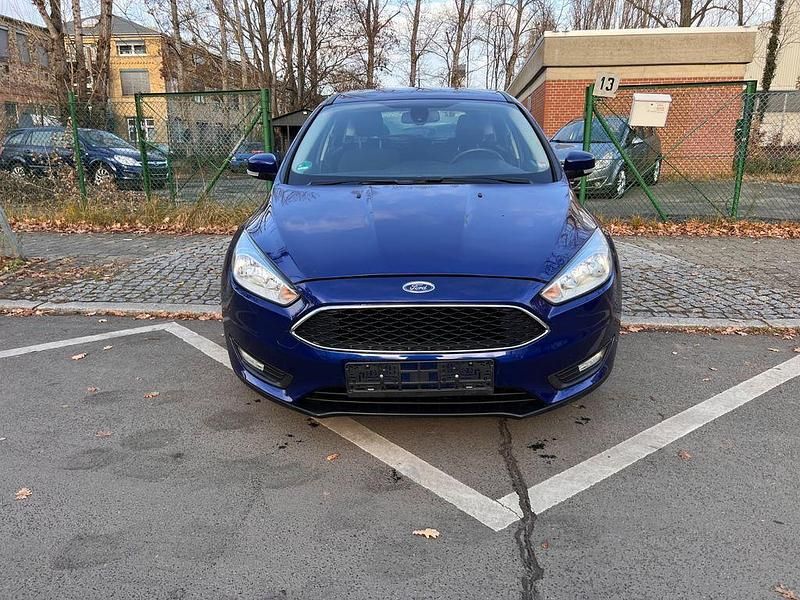 Gebraucht Ford Focus Business Edition 125 PS (91 kW) 2016 Blau Limousine
