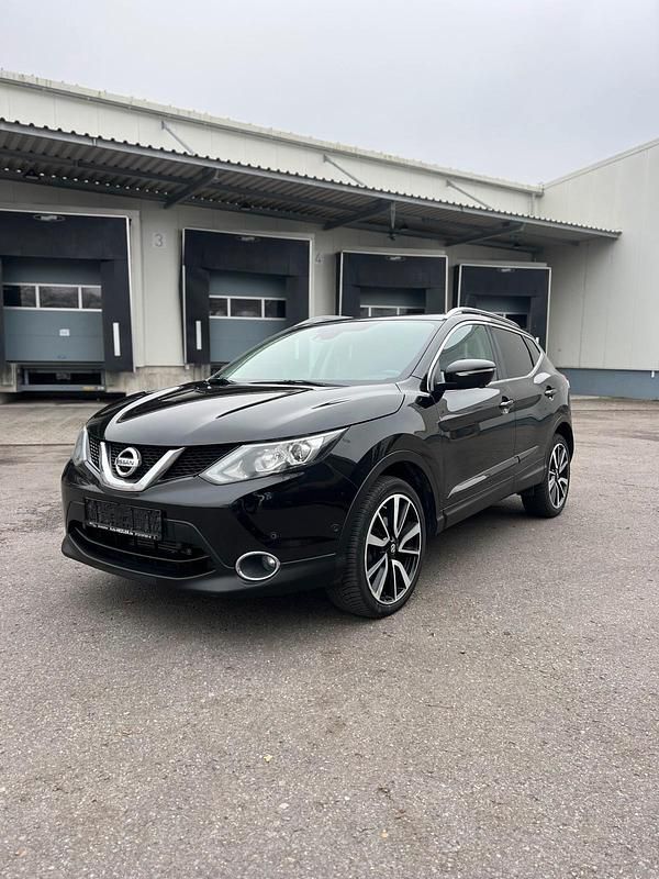 Schwarz Gebraucht 2014 Nissan Qashqai SUV | 13.950 € (Teuer) - Bild 1/4