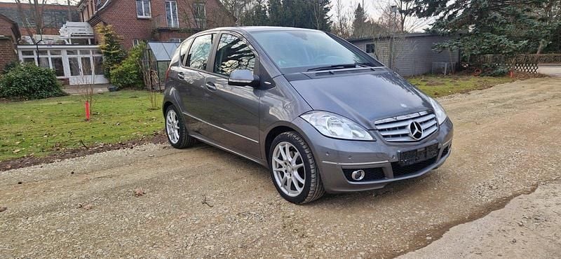 Gebraucht Mercedes A200 140 PS (102 kW) 2012 Grau Kleinwagen