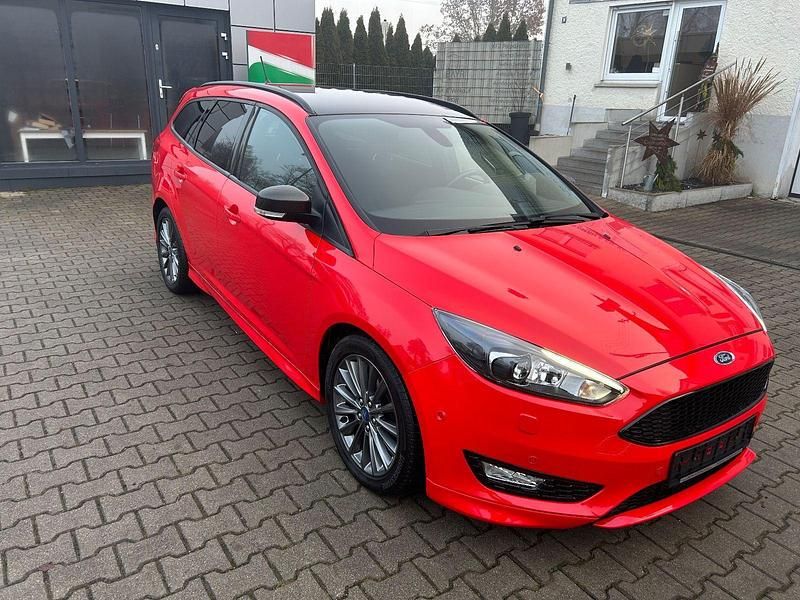Rot Gebraucht 2018 Ford Focus ST-Line Kombi | 13.900 € (Fairer Preis) - Bild 1/4