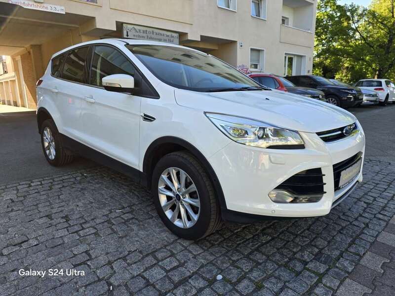 Frostweiß Gebraucht 2015 Ford Kuga Titanium SUV | 12.750 € (Guter Preis) - Bild 1/4