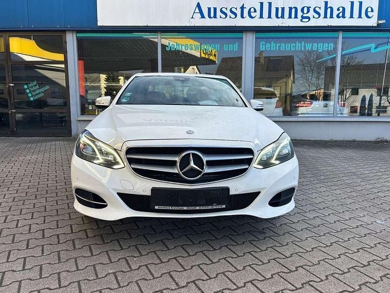 Gebraucht Mercedes E220 170 PS (125 kW) 2013 Polarweiss Limousine