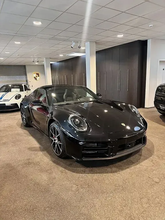 Neu Porsche 911 Targa 4S 480 PS (353 kW) 2026 Schwarz Cabrio