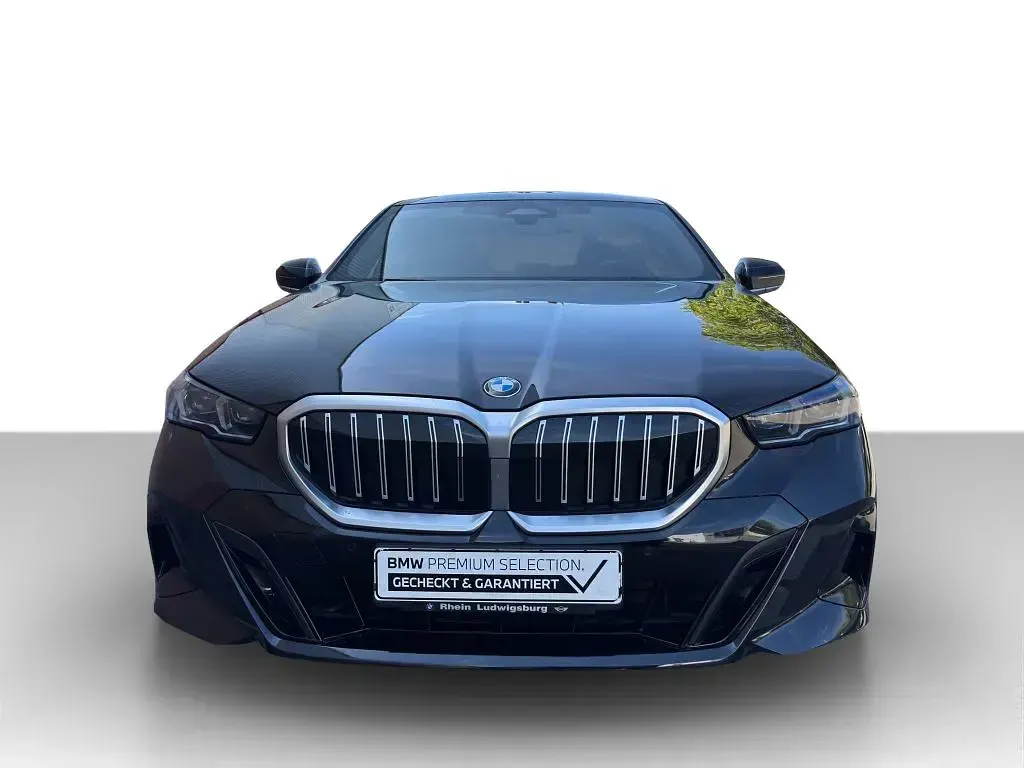 Gebraucht BMW 520 M Sport 197 PS (144 kW) 2024 Schwarz Limousine