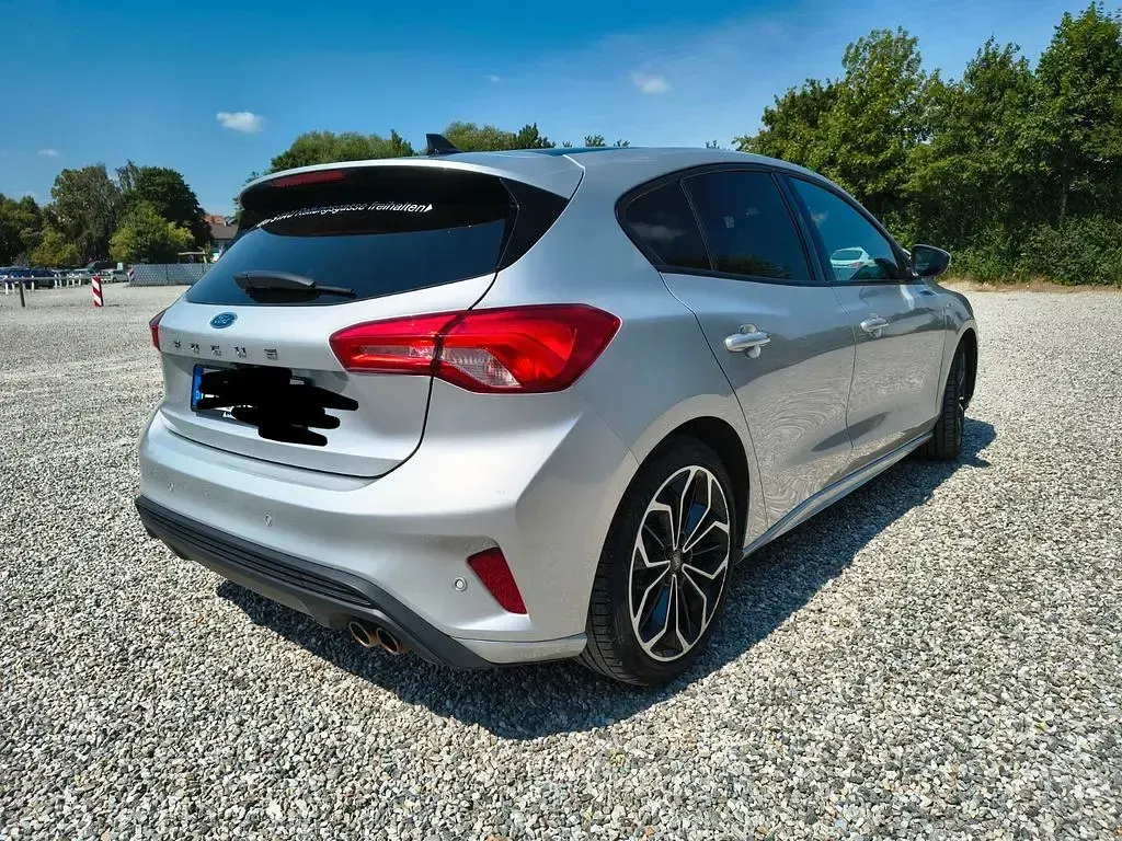 Gebraucht Ford Focus ST-Line 125 PS (91 kW) 2020 Silber Limousine