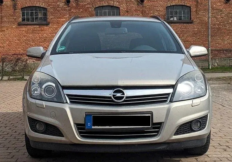 Gebraucht Opel Astra Edition 116 PS (85 kW) 2008 Silber Limousine