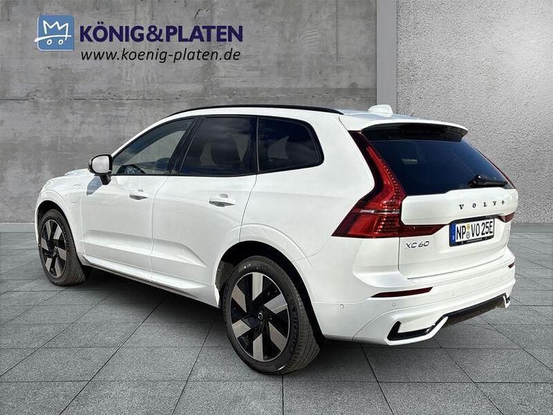 Gebraucht Volvo XC60 Plus 257 PS (189 kW) 2024 Crystal white (weiß) SUV