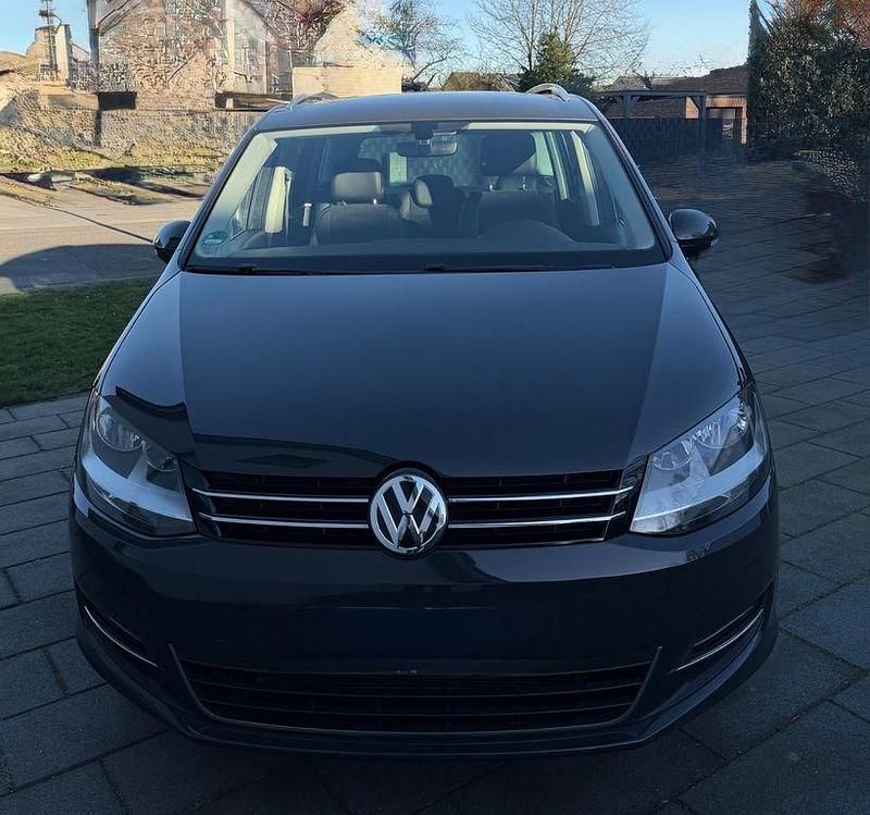 Gebraucht VW Sharan Highline 150 PS (110 kW) 2018 Grau Van / Kleinbus