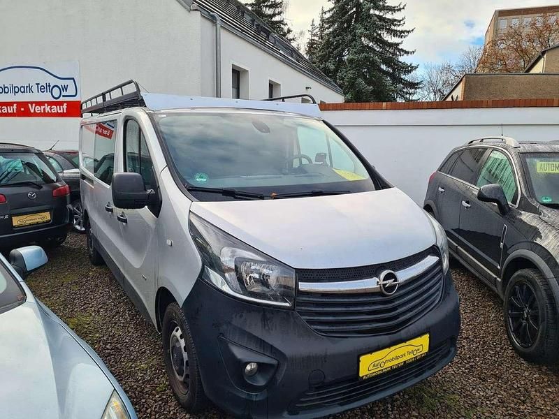 Gebraucht Opel Vivaro 121 PS (88 kW) 2017 Silbermetallic Van / Kleinbus