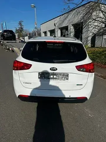 Gebraucht Kia Ceed Sportswagon 120 PS (88 kW) 2016 Weiß Kombi