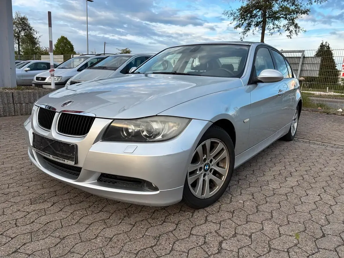 Gebraucht BMW 320 150 PS (110 kW) 2006 Silber Limousine