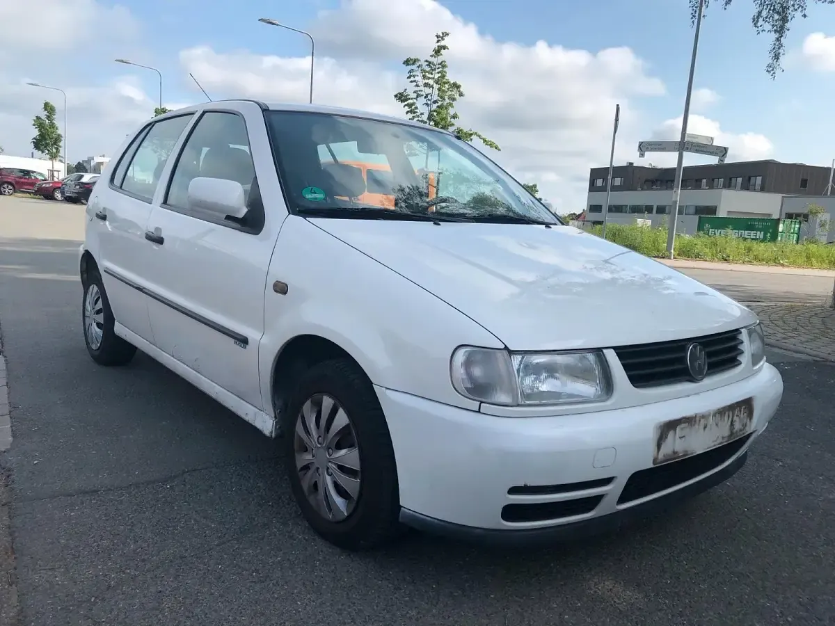 Gebraucht VW Polo 60 PS (44 kW) 1997 Weiß Kleinwagen
