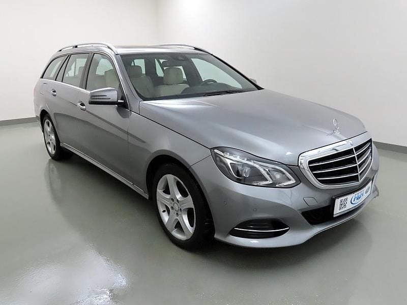 Silber Gebraucht 2014 Mercedes E300 Elegance Kombi | 13.740 € (Teuer) - Bild 1/4