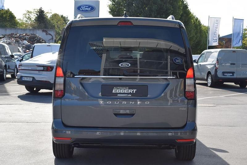Neu Ford Tourneo Titanium 150 PS (110 kW) 2025 Grau Van / Kleinbus