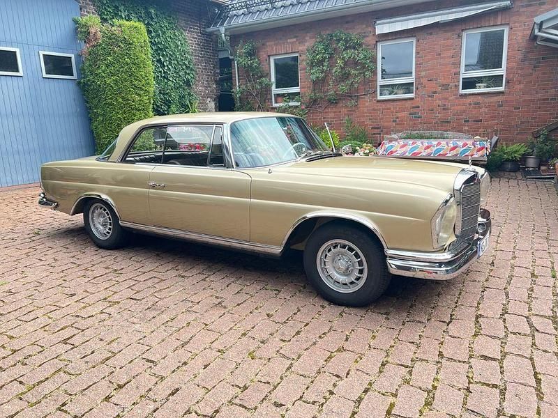 Beige Gebraucht 1967 Mercedes 250 SE Coupé | 64.000 € - Bild 1/4