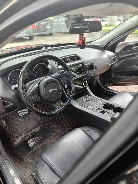 Gebraucht Jaguar XE Portfolio 200 PS (147 kW) 2015 Schwarz Limousine